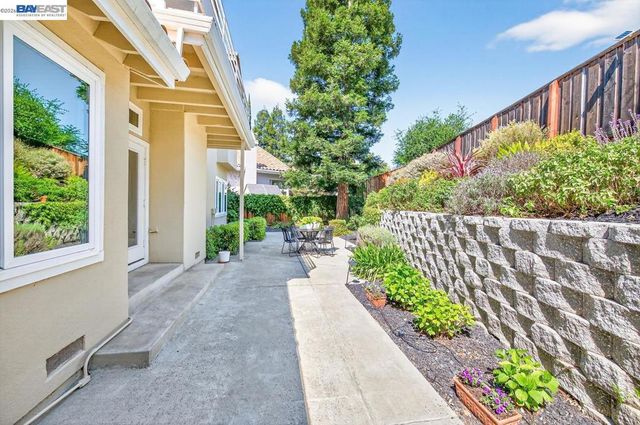 788 Crystal Ln, Pleasanton, CA 94566