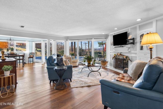 6809 Beaver Brook Drive, Knoxville, TN 37918