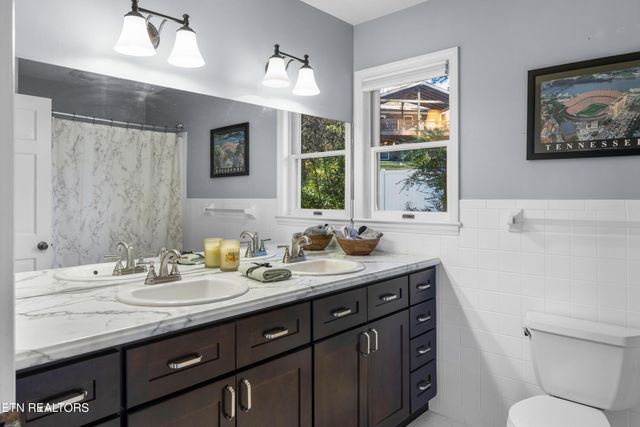 6809 Beaver Brook Drive, Knoxville, TN 37918