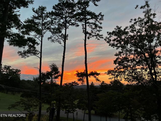 6809 Beaver Brook Drive, Knoxville, TN 37918