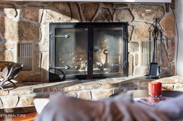 6809 Beaver Brook Drive, Knoxville, TN 37918