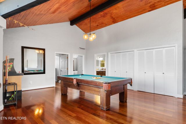 6809 Beaver Brook Drive, Knoxville, TN 37918