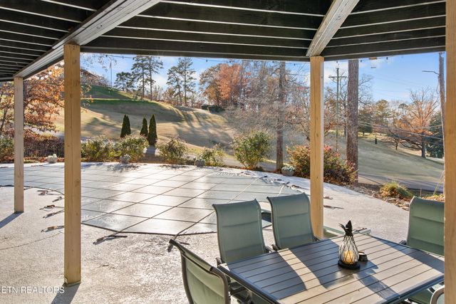 6809 Beaver Brook Drive, Knoxville, TN 37918