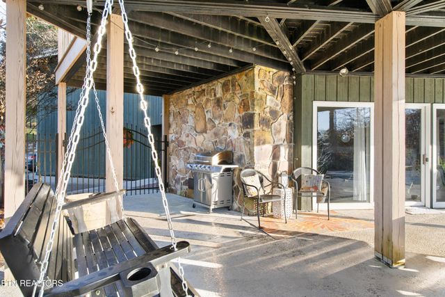 6809 Beaver Brook Drive, Knoxville, TN 37918