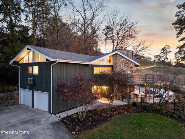 6809 Beaver Brook Drive, Knoxville, TN 37918