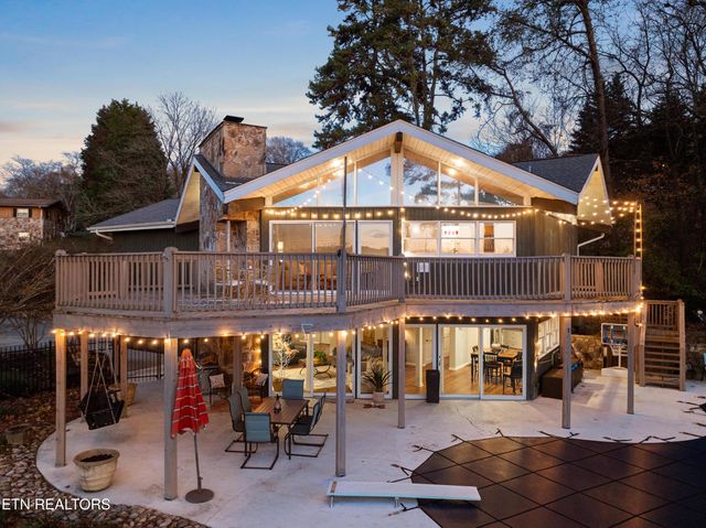 6809 Beaver Brook Drive, Knoxville, TN 37918