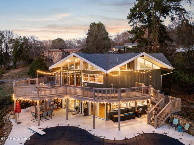 6809 Beaver Brook Drive, Knoxville, TN 37918