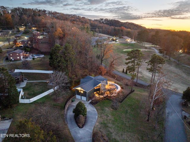 6809 Beaver Brook Drive, Knoxville, TN 37918