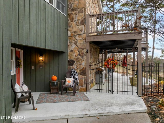 6809 Beaver Brook Drive, Knoxville, TN 37918