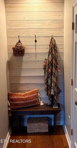 6809 Beaver Brook Drive, Knoxville, TN 37918