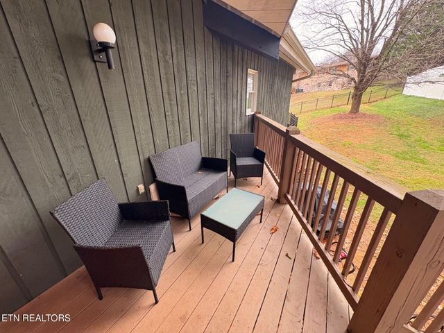 6809 Beaver Brook Drive, Knoxville, TN 37918