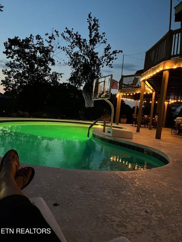 6809 Beaver Brook Drive, Knoxville, TN 37918