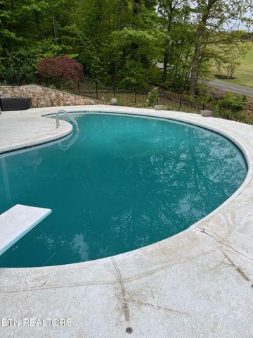 6809 Beaver Brook Drive, Knoxville, TN 37918