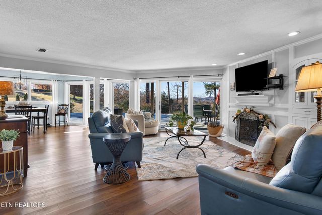 6809 Beaver Brook Drive, Knoxville, TN 37918