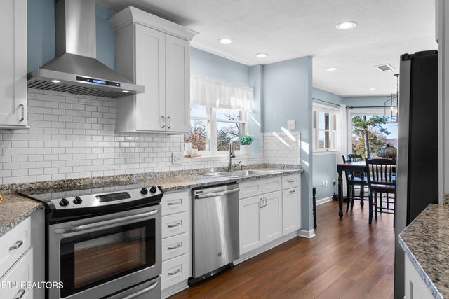 6809 Beaver Brook Drive, Knoxville, TN 37918