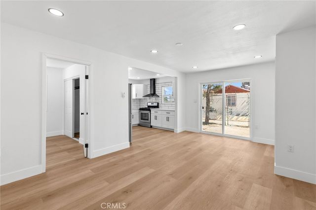 1574 Riverside, Barstow, CA 92311