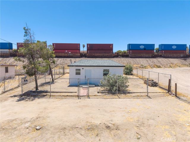 1574 Riverside, Barstow, CA 92311