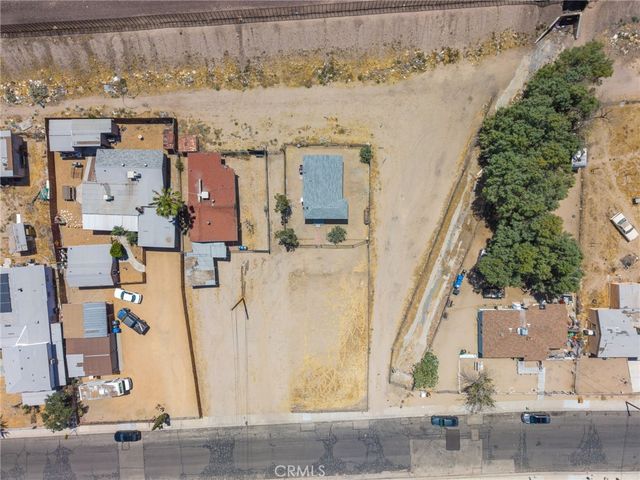 1574 Riverside, Barstow, CA 92311