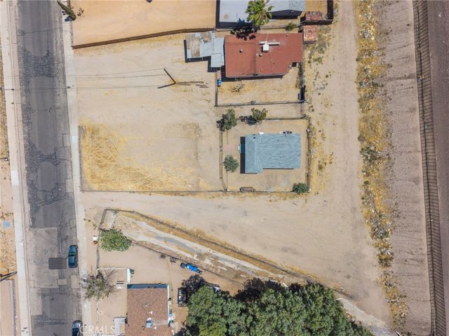 1574 Riverside, Barstow, CA 92311