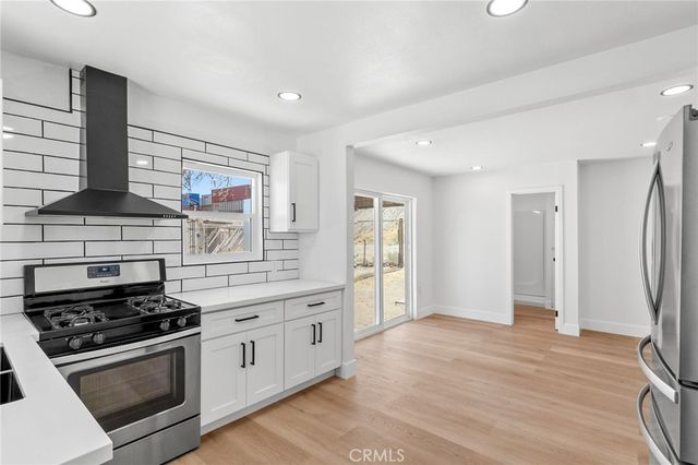 1574 Riverside, Barstow, CA 92311