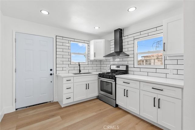 1574 Riverside, Barstow, CA 92311