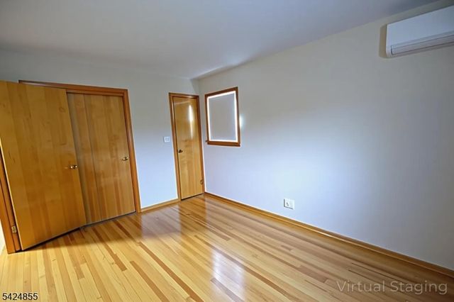 60 Scoles Ave, Clifton City, NJ 07012