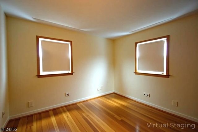 60 Scoles Ave, Clifton City, NJ 07012