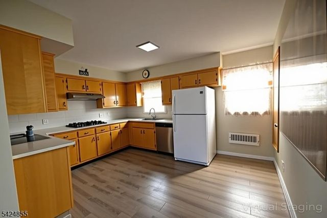 60 Scoles Ave, Clifton City, NJ 07012