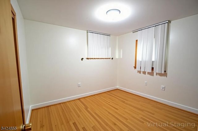 60 Scoles Ave, Clifton City, NJ 07012