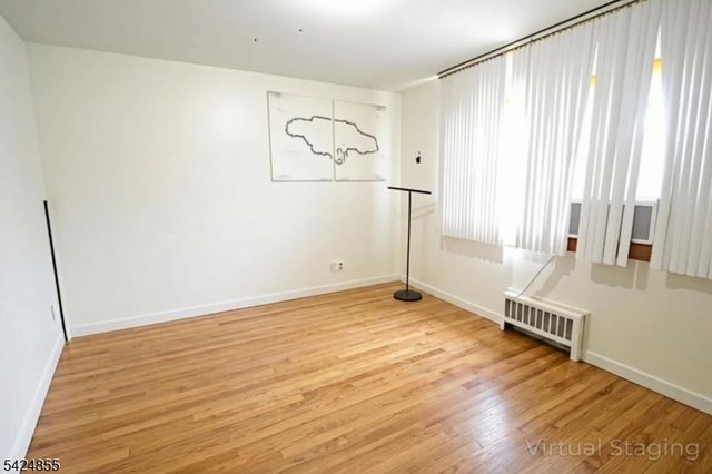 60 Scoles Ave, Clifton City, NJ 07012