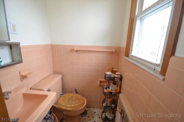60 Scoles Ave, Clifton City, NJ 07012