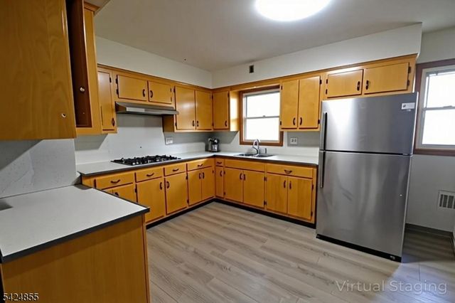 60 Scoles Ave, Clifton City, NJ 07012