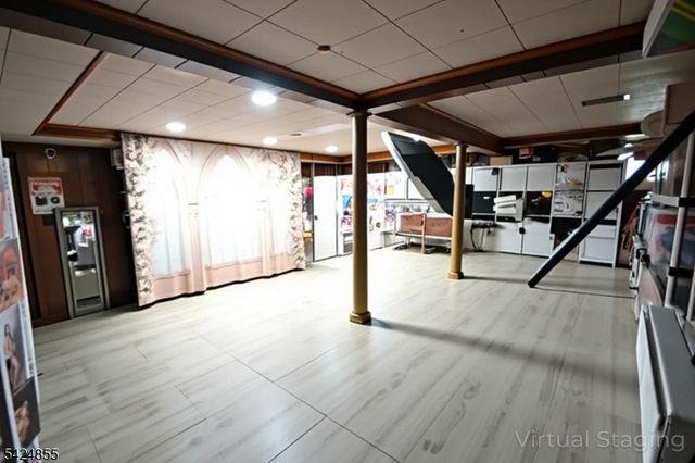 60 Scoles Ave, Clifton City, NJ 07012