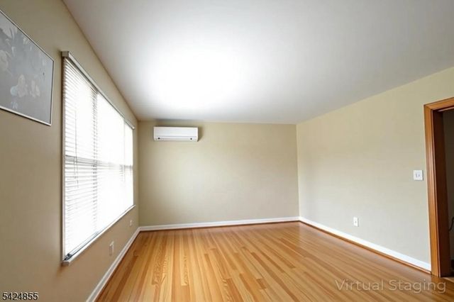 60 Scoles Ave, Clifton City, NJ 07012