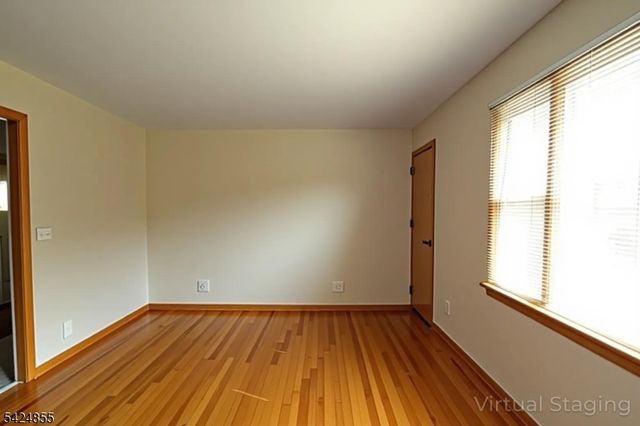 60 Scoles Ave, Clifton City, NJ 07012
