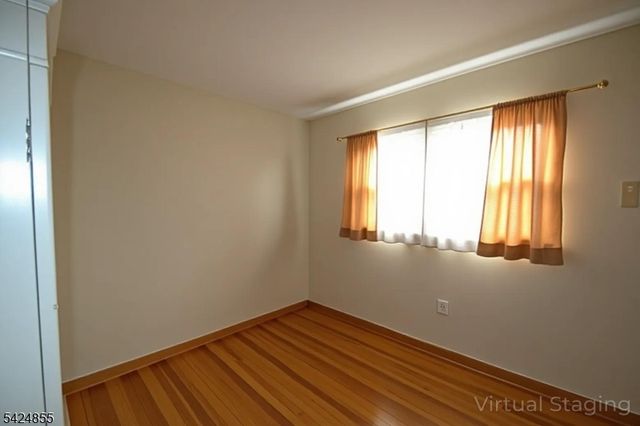 60 Scoles Ave, Clifton City, NJ 07012