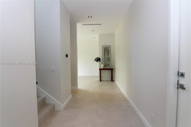 3540 Oak Avenue, Miami, FL 33133