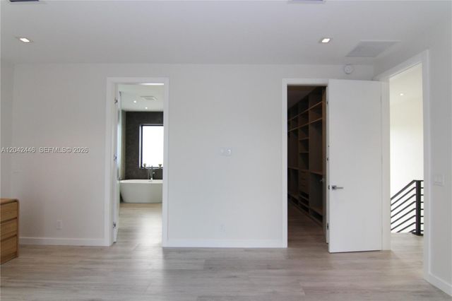 3540 Oak Avenue, Miami, FL 33133