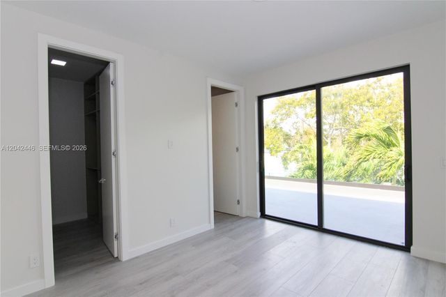 3540 Oak Avenue, Miami, FL 33133