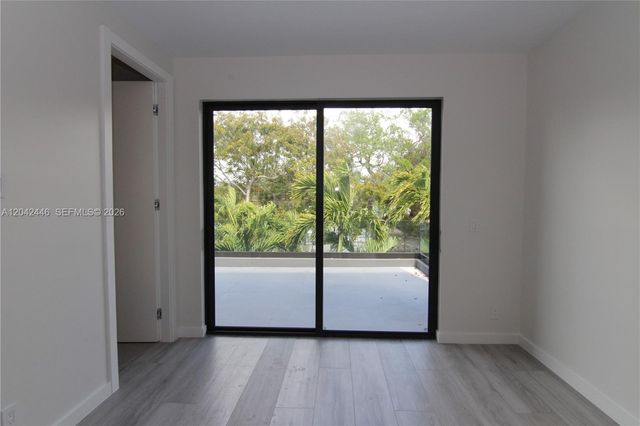 3540 Oak Avenue, Miami, FL 33133
