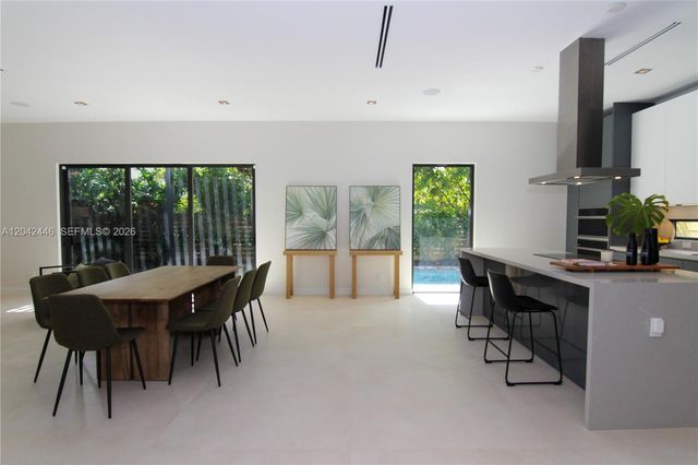 3540 Oak Avenue, Miami, FL 33133