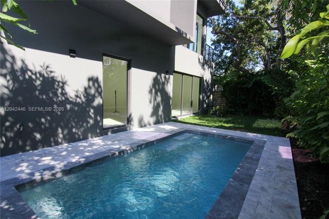 3540 Oak Avenue, Miami, FL 33133