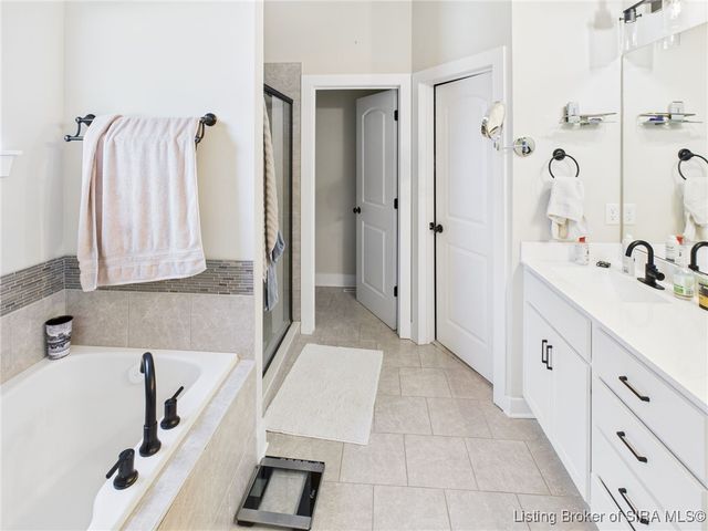 4179 Laverne Way, Jeffersonville, IN 47130