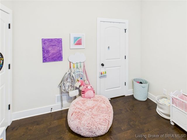 4179 Laverne Way, Jeffersonville, IN 47130