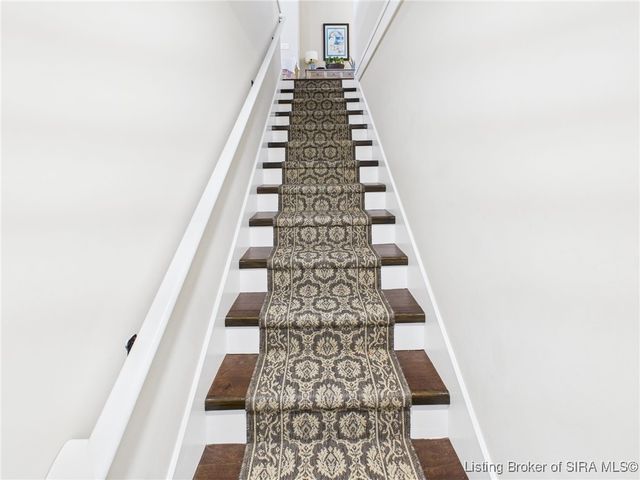 4179 Laverne Way, Jeffersonville, IN 47130