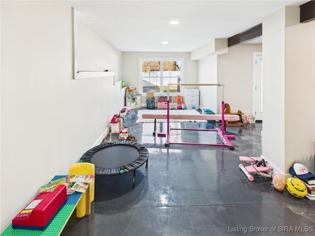 4179 Laverne Way, Jeffersonville, IN 47130