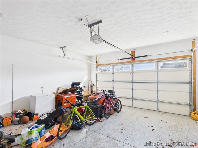 4179 Laverne Way, Jeffersonville, IN 47130