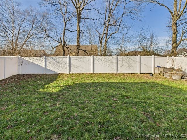 4179 Laverne Way, Jeffersonville, IN 47130