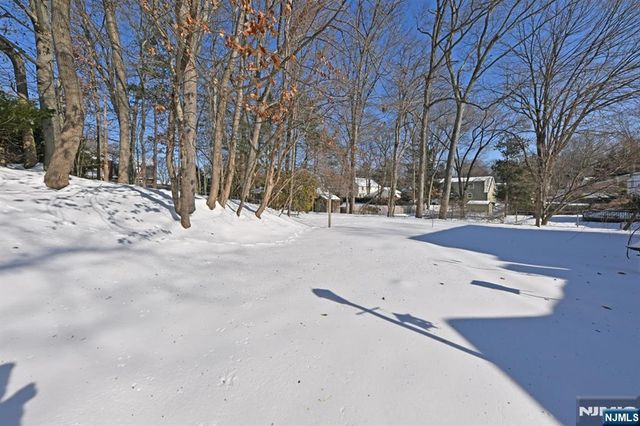 84 Maplewood Avenue, Hillsdale, NJ 07642