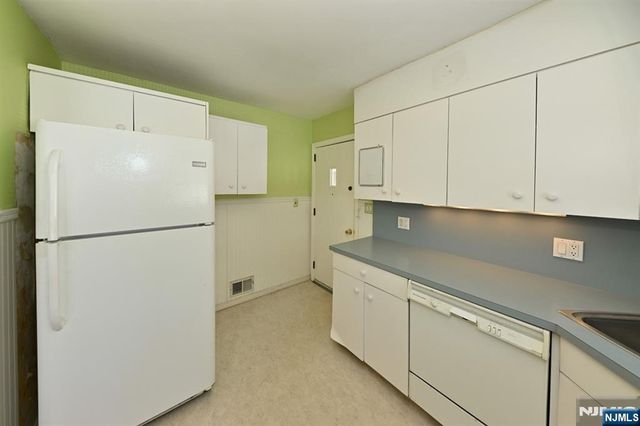 84 Maplewood Avenue, Hillsdale, NJ 07642